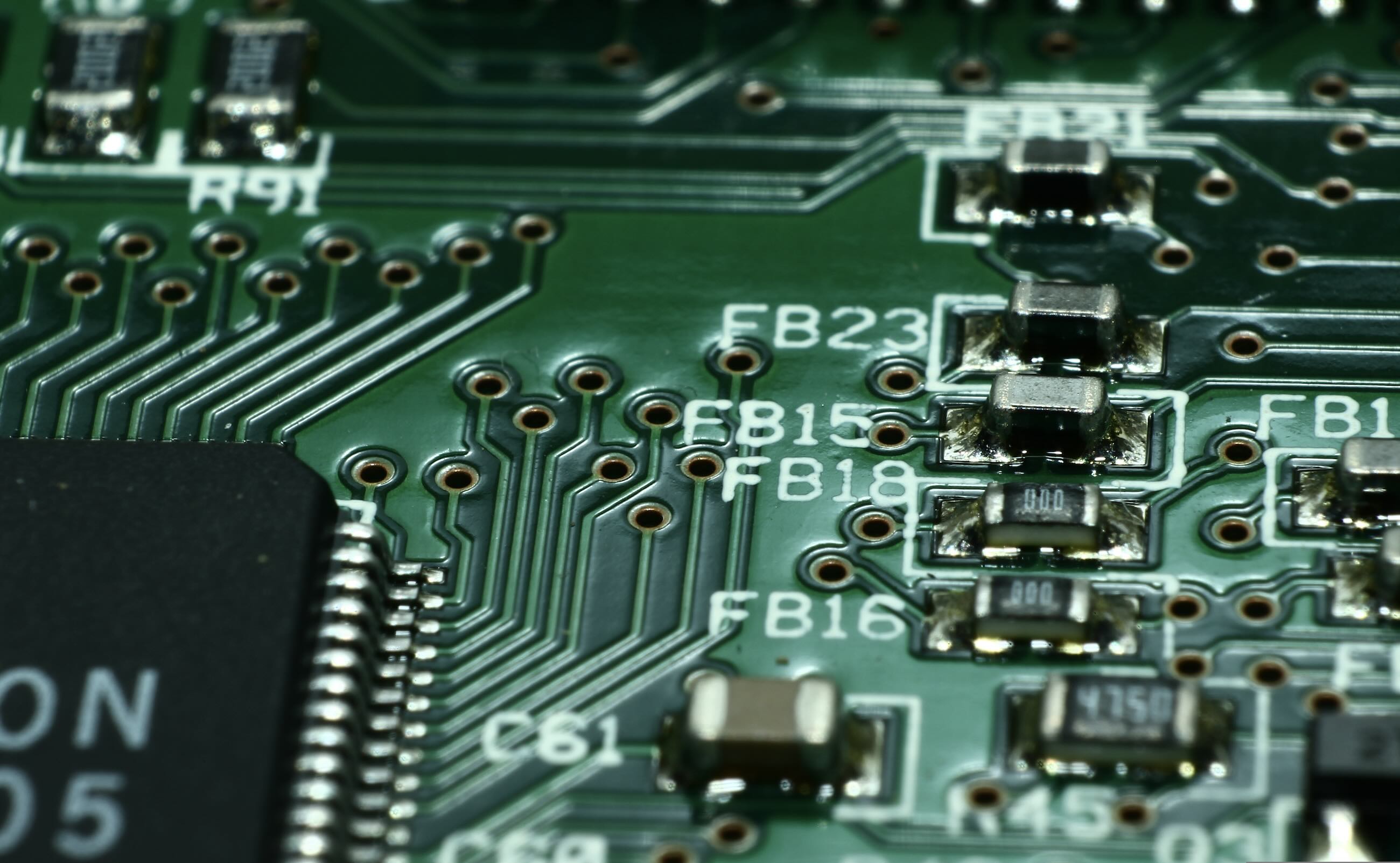 Elektronische Leiterplatte mit feinsten Bauteilen